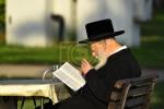 כ"ק גאב"ד זכרון מאיר שליט"א בנאות דשא