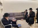 כ"ק אדמו"ר מסאדיגורא ירושלים שליט"א בניחום אבלים אצל ר' אהרן מרגליות הי"ו 