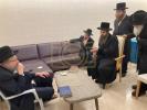 כ"ק אדמו"ר מסאדיגורא ירושלים שליט"א בניחום אבלים אצל ר' אהרן מרגליות הי"ו 