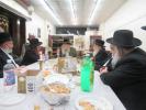 סעודת הילולא של כ"ק אדמו"ר הרה"ק ר' אהרן משה לייפער זי"ע מ'חוסט דורך בנו מ"מ כ"ק  אדמו"ר מ'חוסט שליט"א אין ביהמ"ד חוסט אין ב"פ 