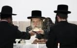 יארצייט טיש פון הרה"ק רבי שלום משאץ לאנדאן זי"ע ביי נכדו כ"ק  אדמו"ר משאץ דרהאביטש שליט"א