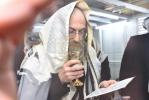 שמחת הברית לנכד כ"ק אדמו"ר מהרי"א ווייס מספינקא זצוק"ל בן לבנו הרה"צ רבי נפתלי מנחם ווייס רב ביהמ"ד ספינקא אין ירושלים,