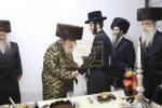 כ"ק אדמו"ר מוויזניץ שליט"א איז זיך משתתף ביים שמחת הפארשפיל פון נכד הרה"ח חיים משה פעלדמאן שליט"א 