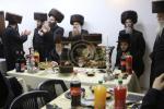 כ"ק אדמו"ר מוויזניץ שליט"א איז זיך משתתף ביים שמחת הפארשפיל פון נכד הרה"ח חיים משה פעלדמאן שליט"א 