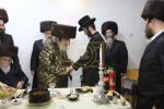 כ"ק אדמו"ר מוויזניץ שליט"א איז זיך משתתף ביים שמחת הפארשפיל פון נכד הרה"ח חיים משה פעלדמאן שליט"א 