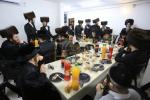 כ"ק אדמו"ר מוויזניץ שליט"א איז זיך משתתף ביים שמחת הפארשפיל פון נכד הרה"ח חיים משה פעלדמאן שליט"א 