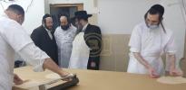 הגה"צ חיים הערש מייזליש שליט"א בזוכט אין די מצה בעקעריי לקראת יו"ט פסח תשפ"א 