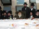 כ"ק אדמו"ר ממחנובקא שליט"א ביים סעודת הילולא פון הרה"ק מהר"י מבעלזא זי"ע