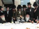 כ"ק אדמו"ר ממחנובקא שליט"א ביים סעודת הילולא פון הרה"ק מהר"י מבעלזא זי"ע