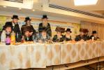 כ"ק אדמו"ר מוויזניץ שליט"א איז זיך משתתף ביי שבע ברכות פון החתן בן דומ"ץ בעלזא ב"ב שליט"א 
