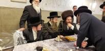 כ"ק אדמו"ר מסאדיגורא ירושלים שליט"א איז זיך משתתף ביים שמחת הבר מצוה לבן הרב פנחס געלדצעלער הי"ו 