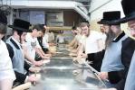 כ"ק אדמו"ר מסאדיגורא ירושלים שליט"א ביים מצות באקן 