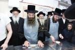 כ"ק אדמו"ר מסאדיגורא ירושלים שליט"א ביים מצות באקן 