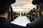 כ"ק אדמו"ר מסערט וויזניץ שליט"א באזוכט אין ביהמ"ד סערט וויזניץ ב"ב 