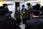 כ"ק אדמו"ר מסערט וויזניץ שליט"א באזוכט אין ביהמ"ד סערט וויזניץ ב"ב 