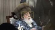 כ"ק אדמו"ר מוווזניץ שליט"א אפגעראכטן סעודת ר"ח ניסן בביתו נאוה קודש אין חצור 