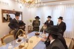 כ"ק אדמו"ר מסאטמאר שליט"א באזוכט אין שטוב פון הנגיד ר' משה נפתלי וואלדמאן הי"ו 