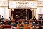 Main image for מעמד "וקדשתו" איז פארגעקומען אין לאנדאן אין די באבובע ביהמ"ד, ווי אלע כהנים פון שטאט זענען זיך צוזאמגעקומען הערן און איבערגיין וויכטיגע הלכות וואס איז נוגע בקדושתן של כהנים