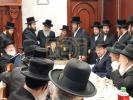 כ"ק אדמו"ר מסאדיגורא שליט"א ביי א לחיים פאר די משתתפי השיעור דף היומי אין בית המדרש סאדיגורא 