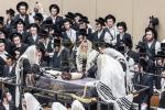 תפילין לייגן פון נכד כ"ק אדמו"ר מבאבוב שליט"א 