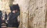 כ"ק אדמו"ר מסאדיגורא ירושלים שליט"א ביים כותל המערבי 