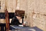 כ"ק אדמו"ר מויזניץ שליט"א ביים כותל המערבי לרגל שמחת החתונה לנכדו החתן