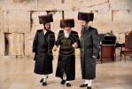 כ"ק אדמו"ר מויזניץ שליט"א ביים כותל המערבי לרגל שמחת החתונה לנכדו החתן