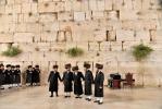 כ"ק אדמו"ר מויזניץ שליט"א ביים כותל המערבי לרגל שמחת החתונה לנכדו החתן