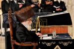 כ"ק אדמו"ר מויזניץ שליט"א ביים כותל המערבי לרגל שמחת החתונה לנכדו החתן