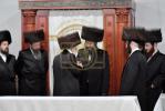 חג השבועות און שבת אויפרוף בחצר הקודש וויזניץ