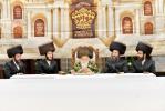 חג השבועות און שבת אויפרוף בחצר הקודש וויזניץ