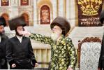 חג השבועות און שבת אויפרוף בחצר הקודש וויזניץ