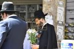 הכנות צום יו"ט שבועות אין בני ברק 