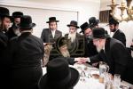 כ"ק אדמו"ר מסאטמאר שליט"א בסיום כתיבת ספר תורה פון משפחת גאנץ 
