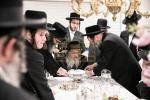 כ"ק אדמו"ר מסאטמאר שליט"א בסיום כתיבת ספר תורה פון משפחת גאנץ 