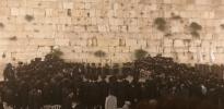 Main image for כ"ק אדמו"ר מבעלזא שליט"א ביים כותל המערבי לקראת  די שמחת החתונה פון אן אייניקל 