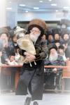 Main image for מעמד הכנסת ספר תורה בראשות כ"ק  אדמו"ר מוויזניץ שליט"א לע"נ הרה"ח ר' נחמן הלר ז"ל 