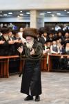 מעמד הכנסת ספר תורה בראשות כ"ק  אדמו"ר מוויזניץ שליט"א לע"נ הרה"ח ר' נחמן הלר ז"ל 