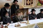 סעודת עניים לרגל די שמחת החתונה פון נכדת כ"ק אדמו"ר מסעריט וויזניץ בחצר הקודש סעריט וויזניץ 