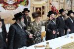 סעודת עניים לרגל די שמחת החתונה פון נכדת כ"ק אדמו"ר מסעריט וויזניץ בחצר הקודש סעריט וויזניץ 