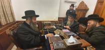 וועד חסידי שטעפענעשט באזוכן ביי אדמורי"ם מסאדיגורא און סאדיגורא ירושלים שליט"א לקראת היומא דהילולא פון הרה"ק משטעפענעשט זי"ע 