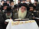 פולע גאלערי: יארצייט פון הרה"ק מצאנז  זצ"ל ביי בנו מ"מ כ"ק אדמו"ר מצאנז שליט"א 