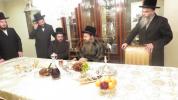 כ"ק אדמו"ר מסאדיגורא ירושלים שליט"א אויף א באזוך ביי הגה"צ אבד"ק ברכת מנחם שליט"א 