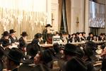 אסיפה פאר אלפי תלמידי הישיבות פון לעיקוואד איבער די שעדעליכקייט פון די טעכנאלאגישע כלים