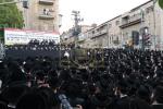 עצרת  אין ירושלים לאור די פגיעה אויף מרן גאב"ד ירושלים שליט"א און כ"ק הגה"צ רבי יעקב מאיר שעכטער שליט"א