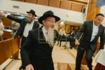 מעמד סיום כתיבת ספר תורה אין מאסקאווא וואס איז אריינגעגעבן געווארן צו די קהילה אין שטאט  נובוקוזנצק אין סיביר