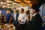 מעמד סיום כתיבת ספר תורה אין מאסקאווא וואס איז אריינגעגעבן געווארן צו די קהילה אין שטאט  נובוקוזנצק אין סיביר
