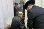 מעמד התחלת כתיבת ספר תורה בבית כ"ק הגה"צ רבי יעקב מאיר שעכטער שליט"א 