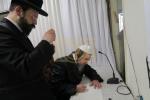 מעמד התחלת כתיבת ספר תורה בבית כ"ק הגה"צ רבי יעקב מאיר שעכטער שליט"א 