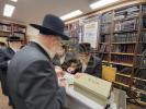 דינער לטובת מוסדות יטב לב בארה"ק בבית המדרש הגדול ד'סאטמאר אין קרית יואל 